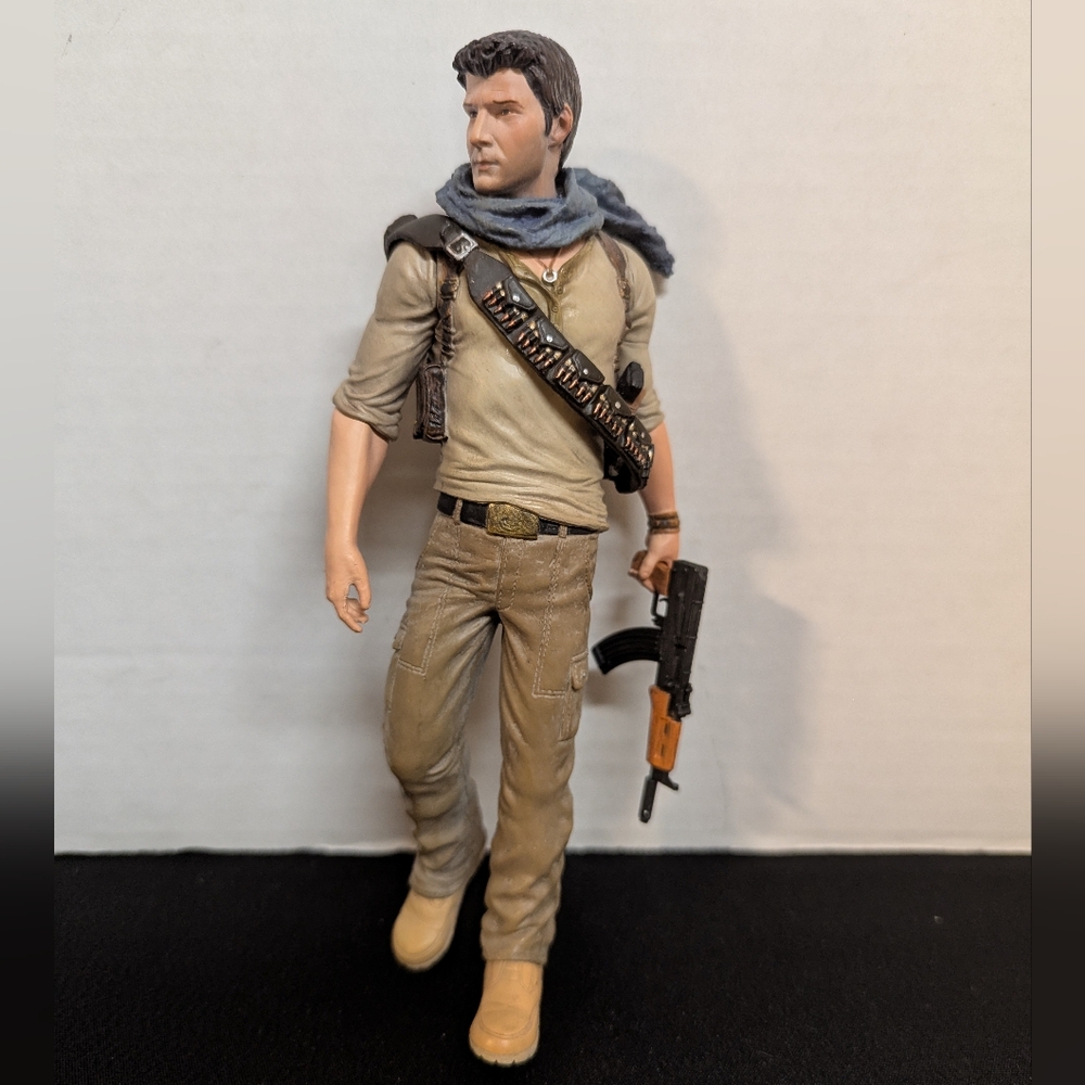 Uncharted 3 Sideshow Collectible  Nathan Drake Figure 7 Inch PS3